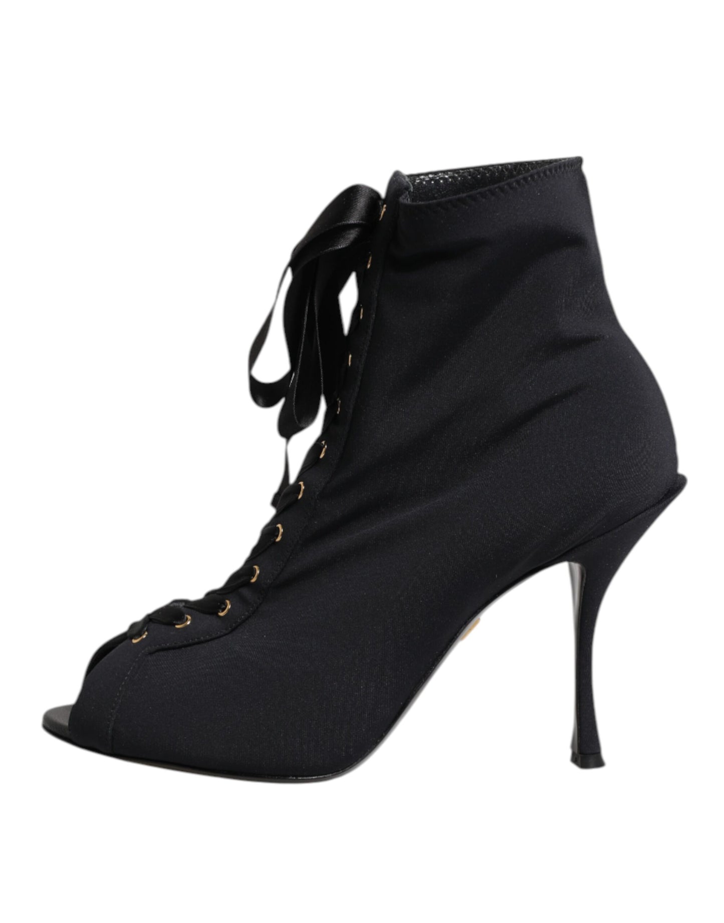Botas negras con cordones y tacones de aguja