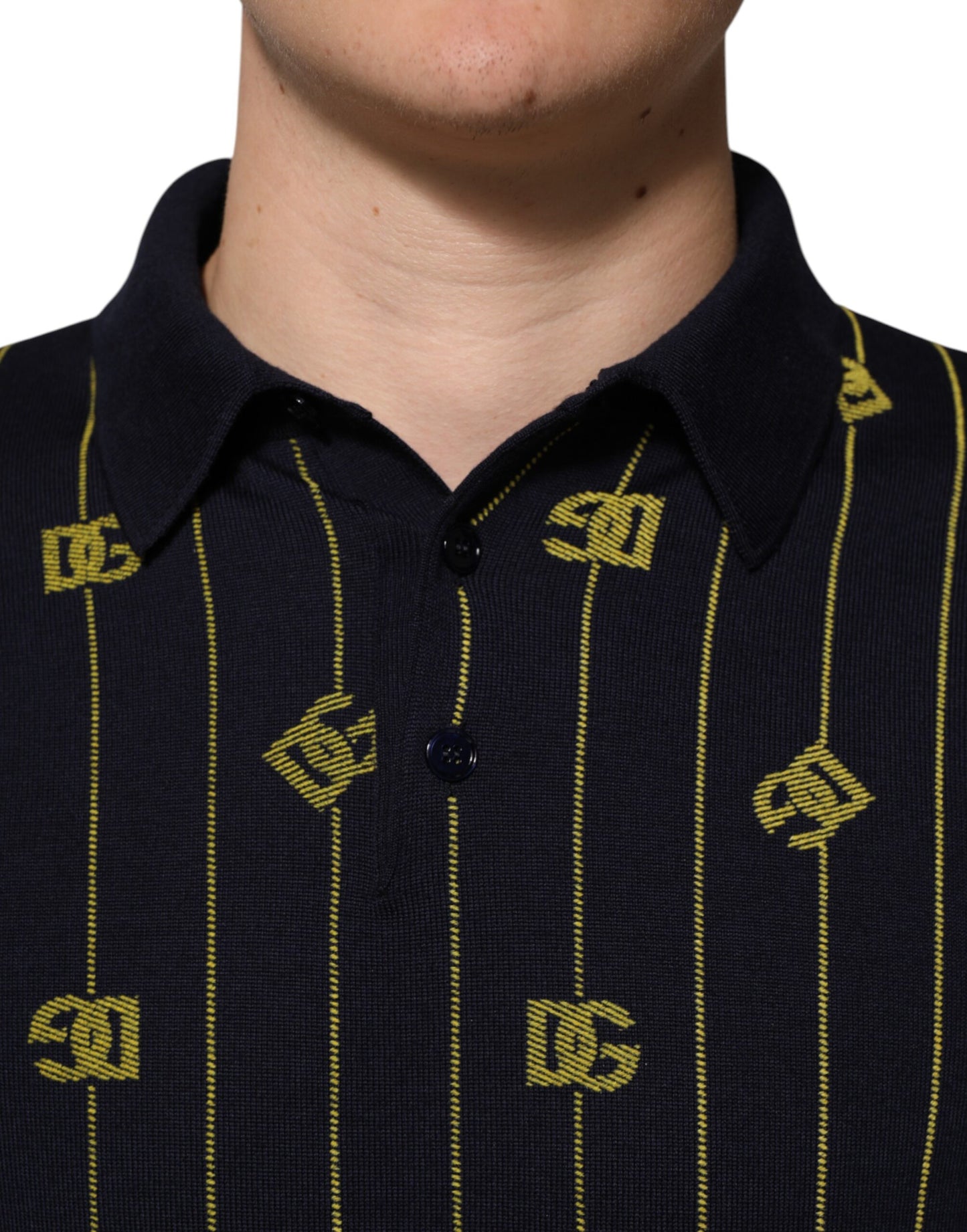 Camiseta polo de punto jacquard con logotipo negro