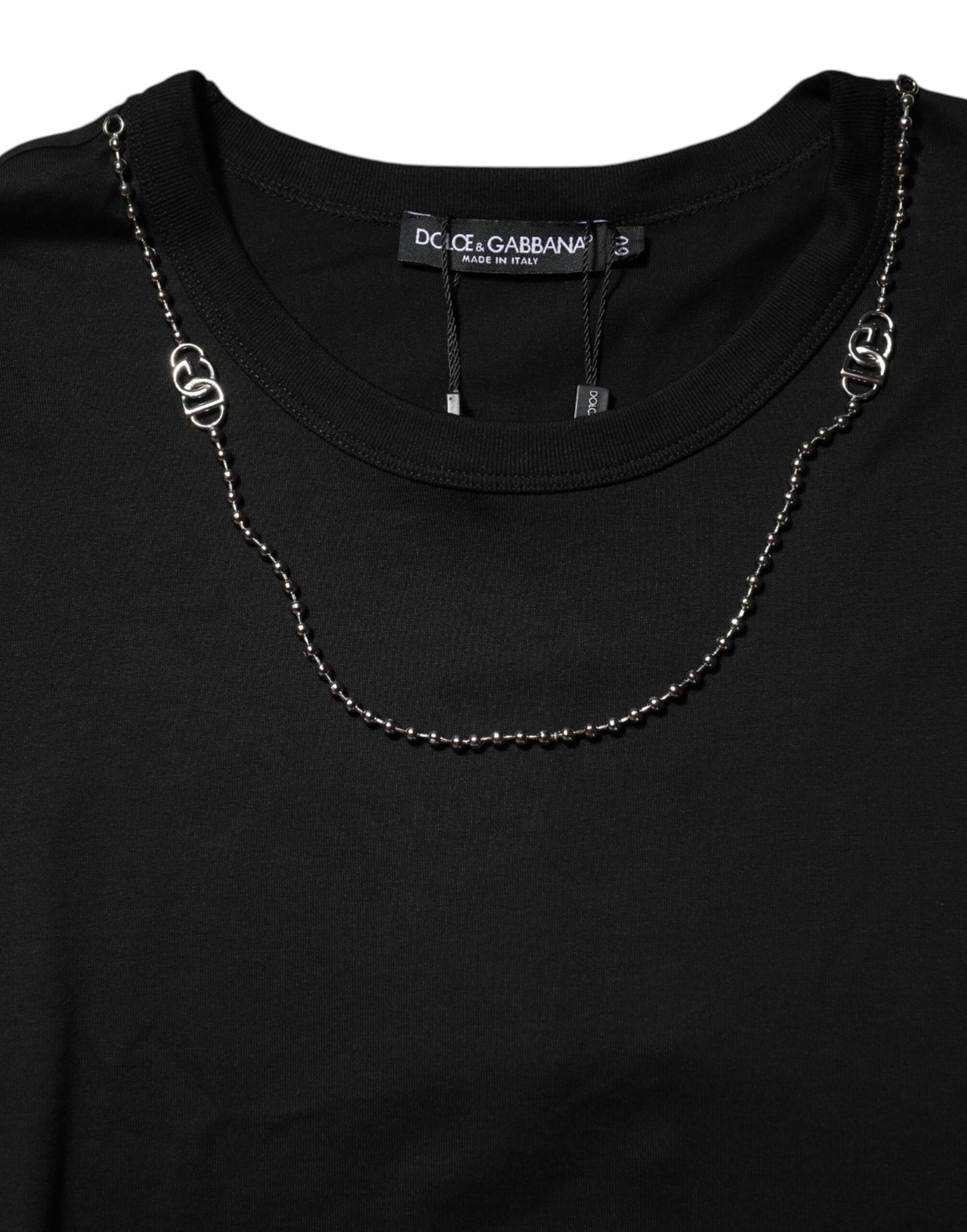 Camiseta de algodón con cuello redondo y cadena negra