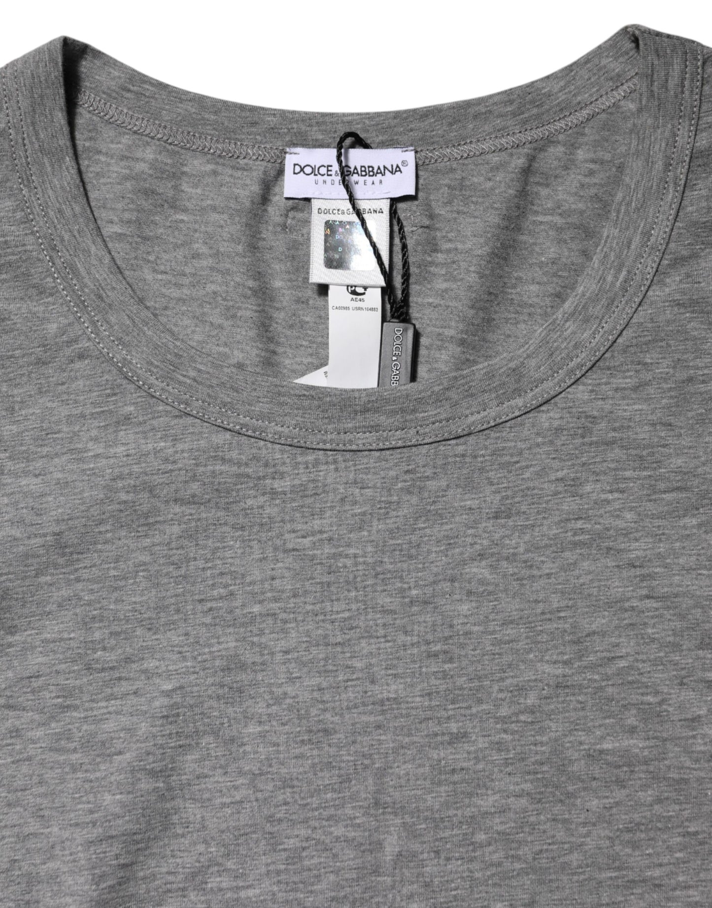Camiseta interior gris de manga corta con cuello redondo