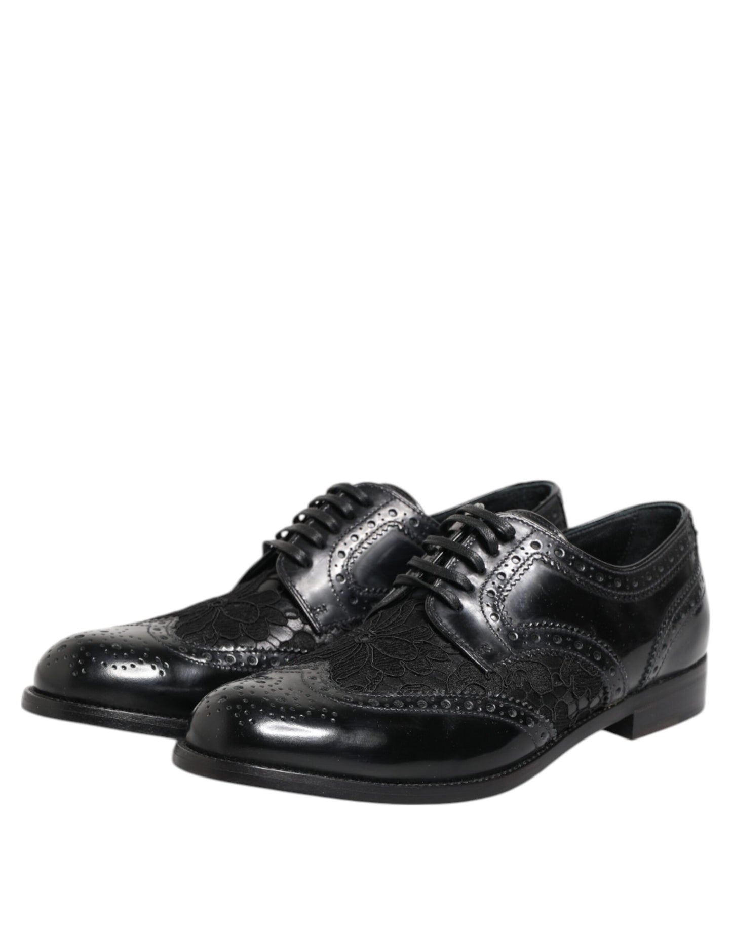 Zapatos formales de cuero negro con encaje floral