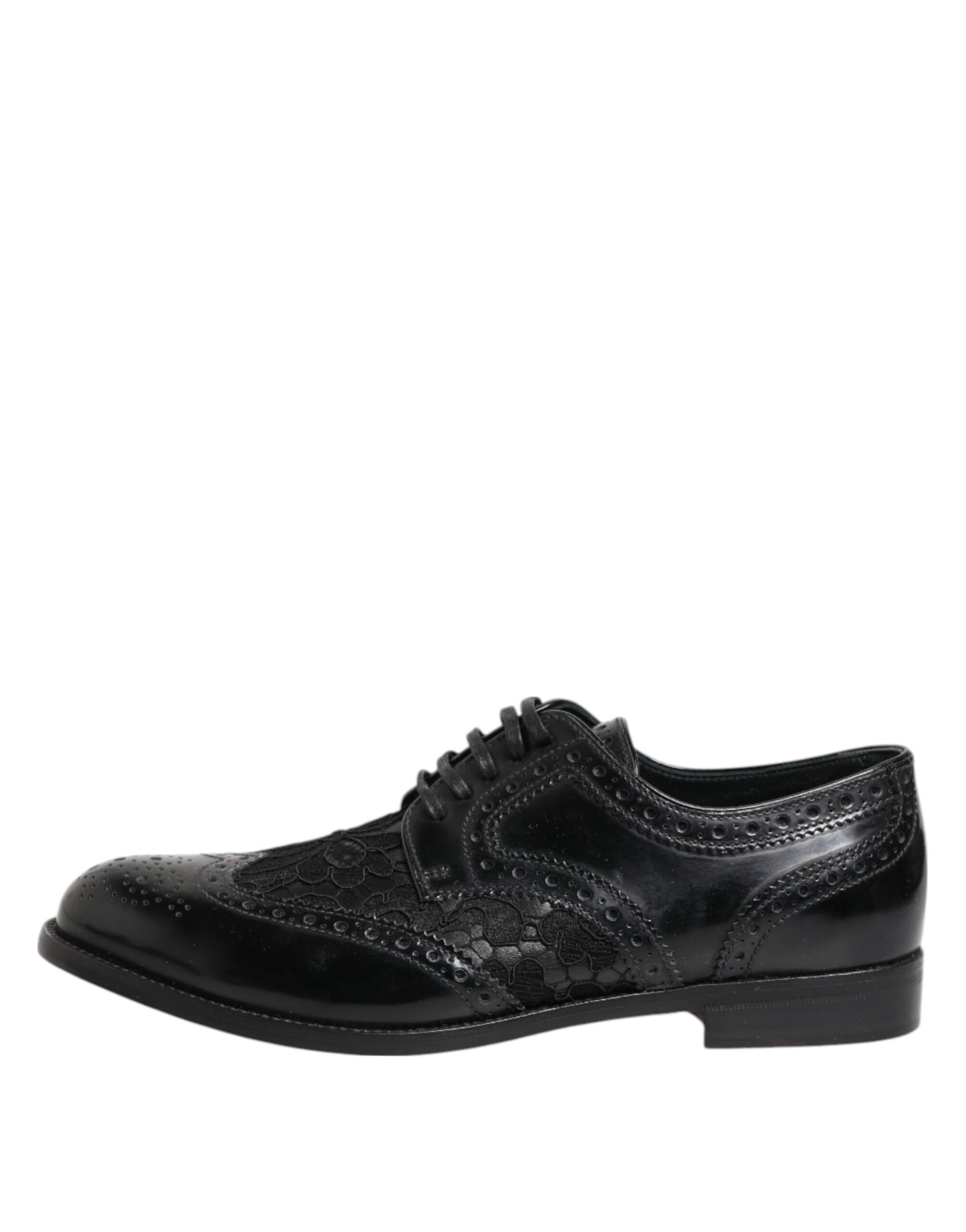 Zapatos formales de cuero negro con encaje floral