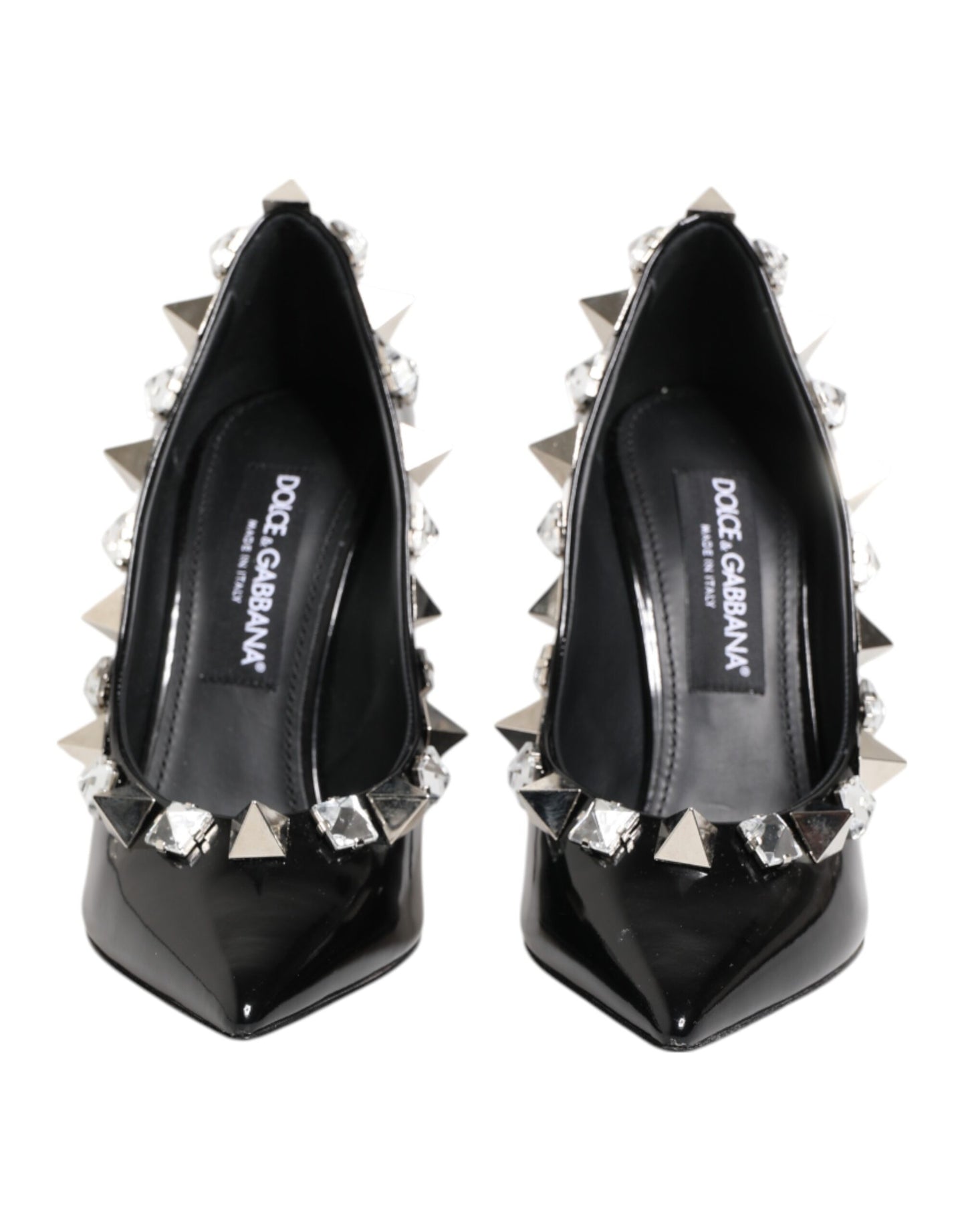 Zapatos de tacón de aguja con tachuelas y cristales negros