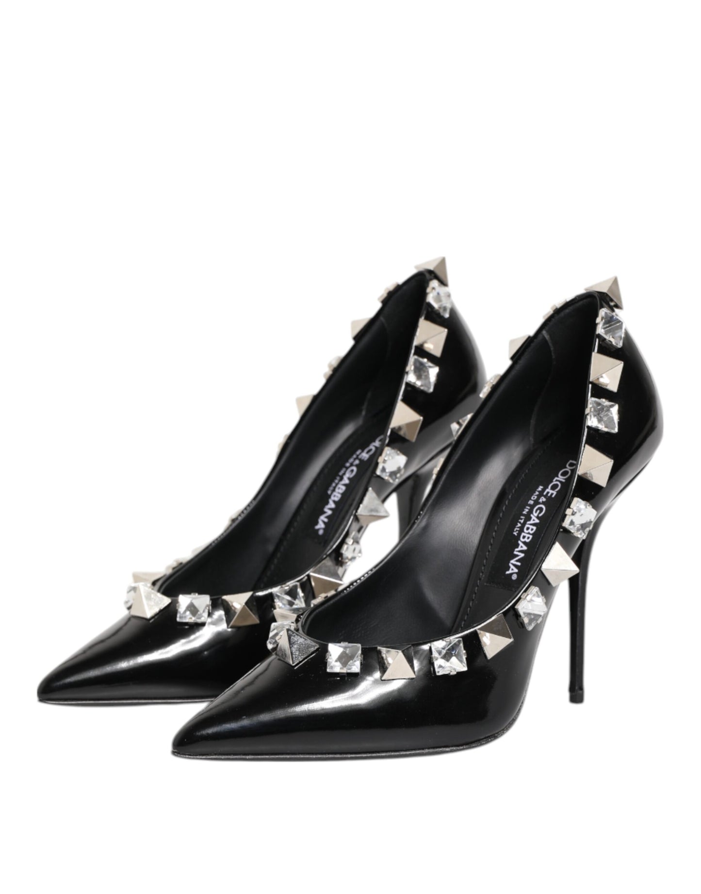 Zapatos de tacón de aguja con tachuelas y cristales negros