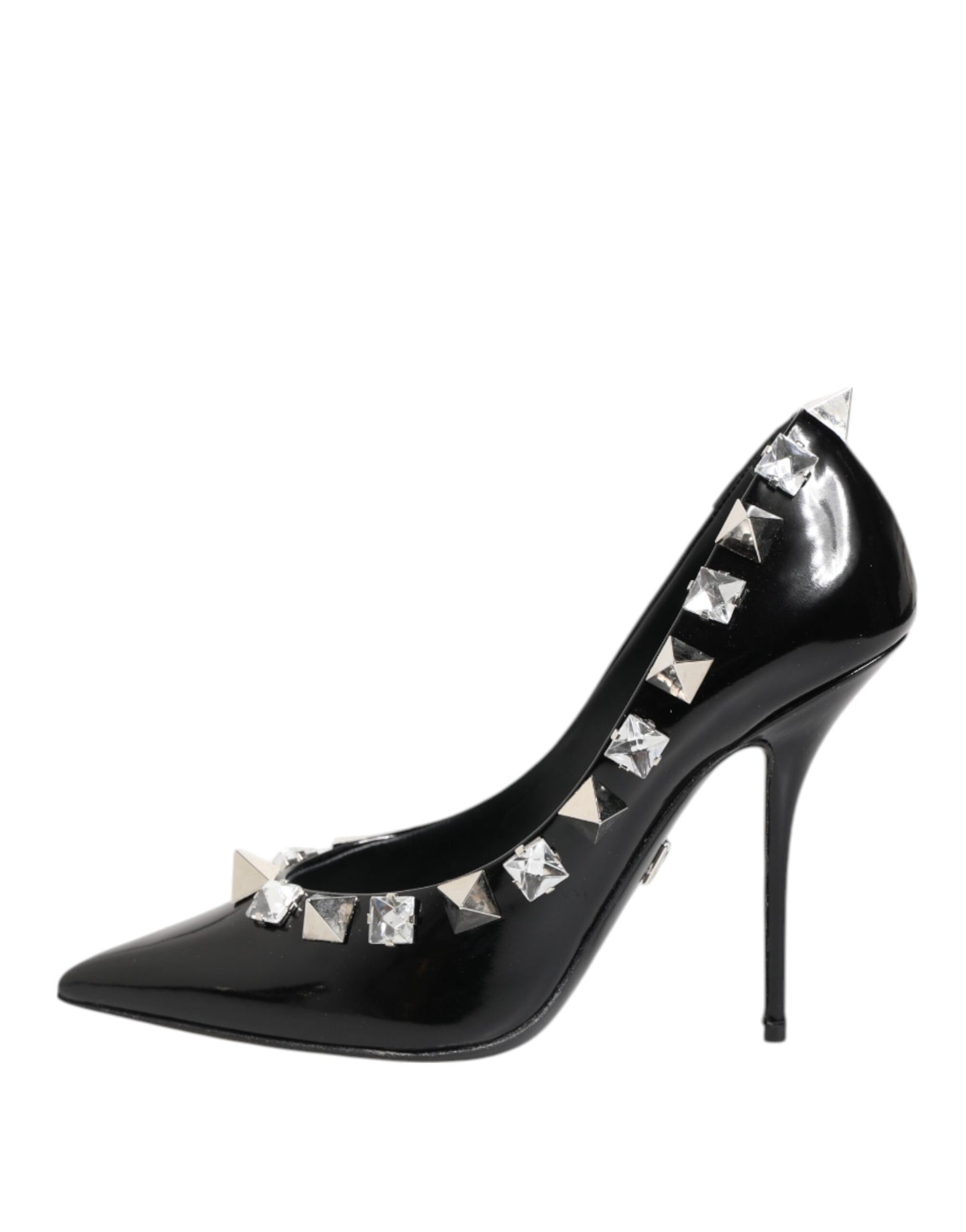 Zapatos de tacón de aguja con tachuelas y cristales negros
