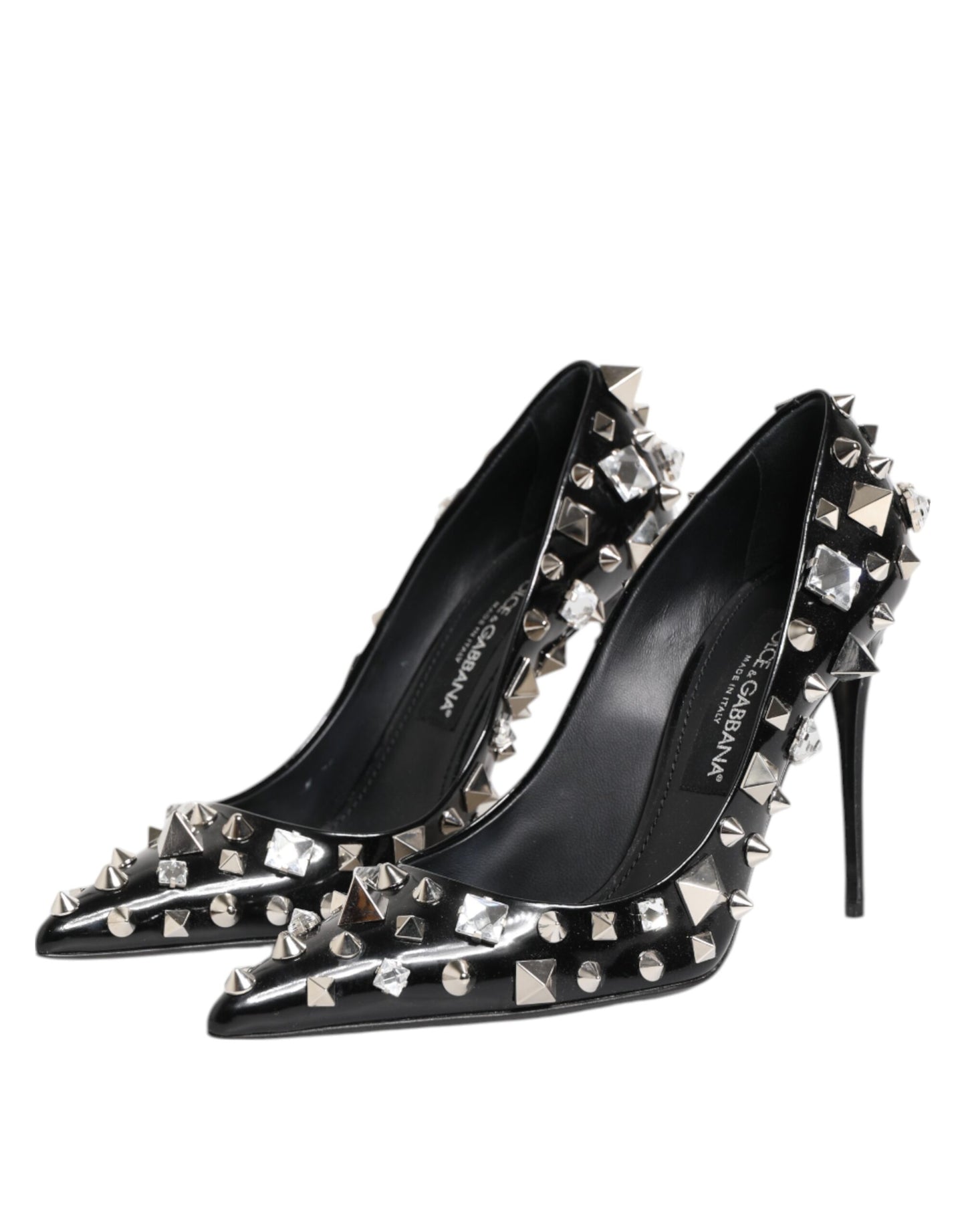 Zapatos de tacón de aguja con tachuelas y cristales negros