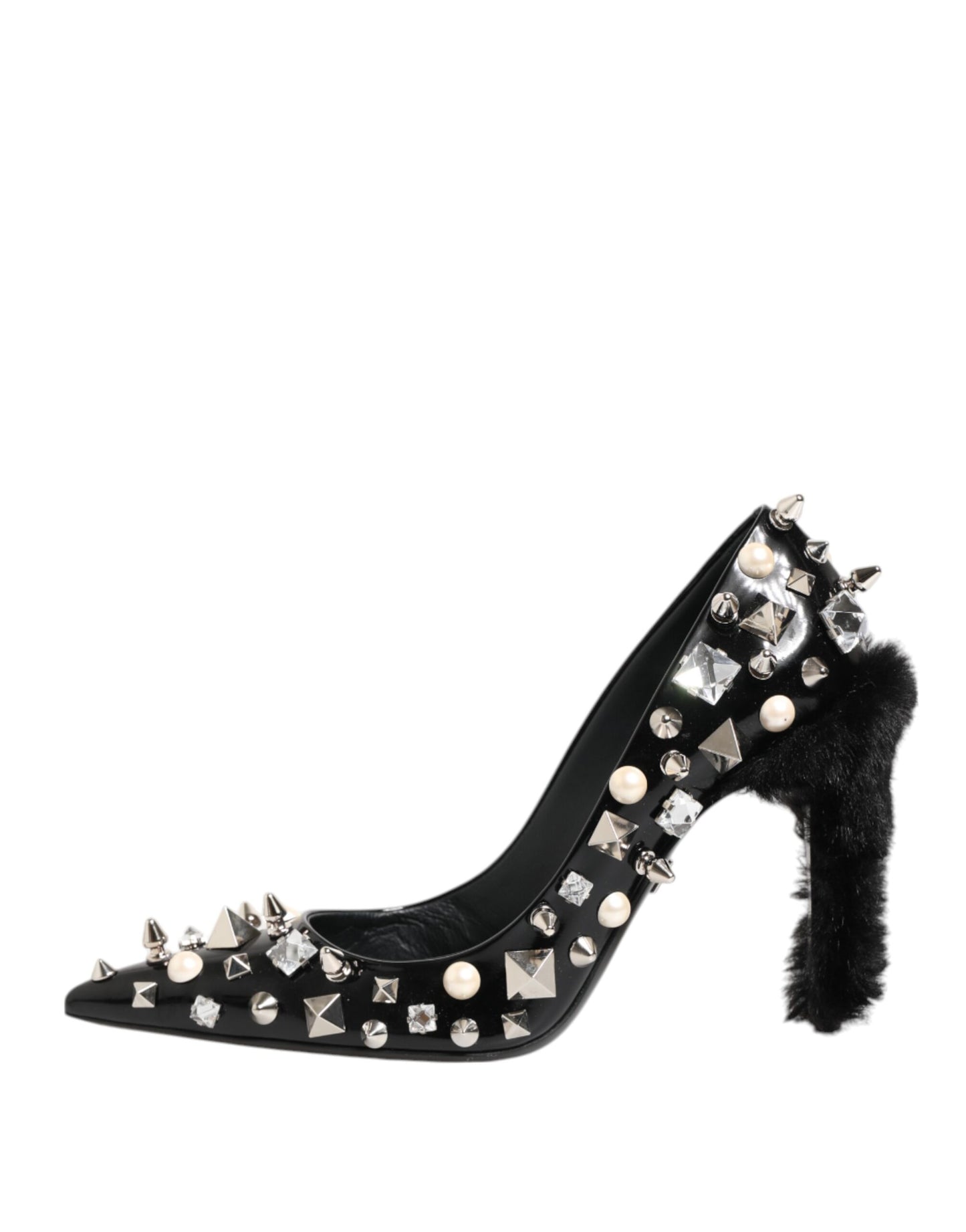 Zapatos de tacón de aguja con tachuelas y cristales negros
