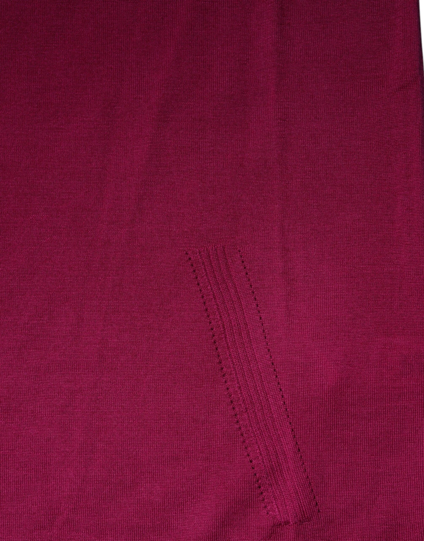Suéter de cuello alto de manga larga de lana fucsia