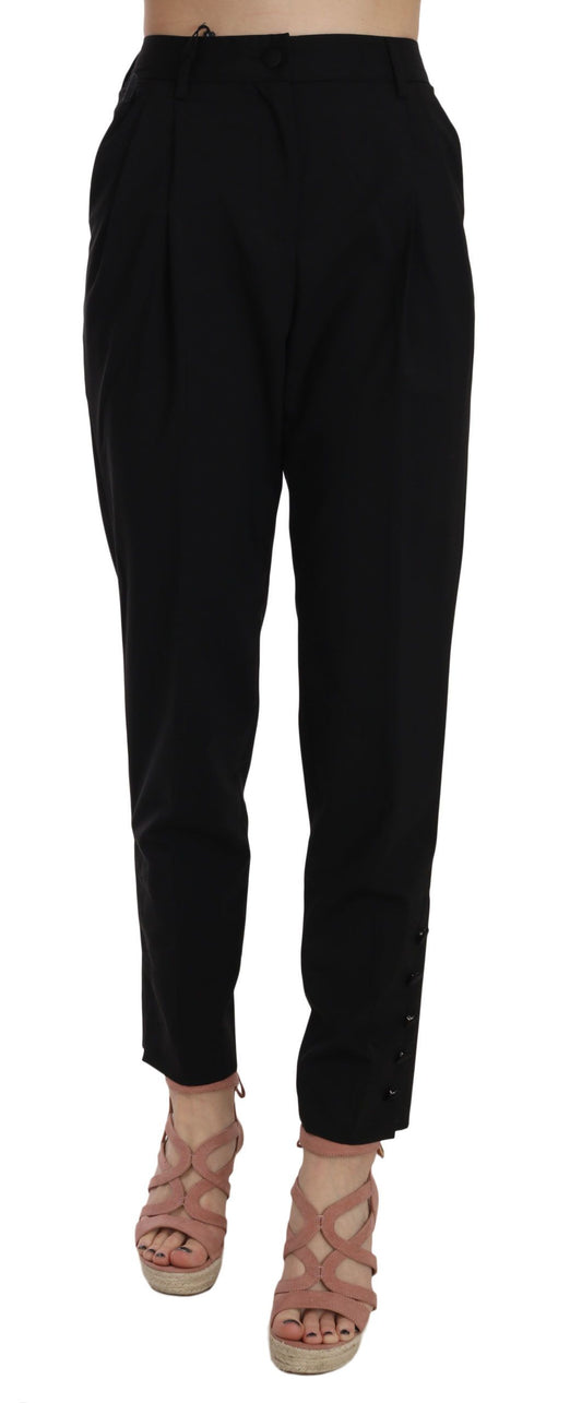 Pantalones cónicos plisados con botones negros