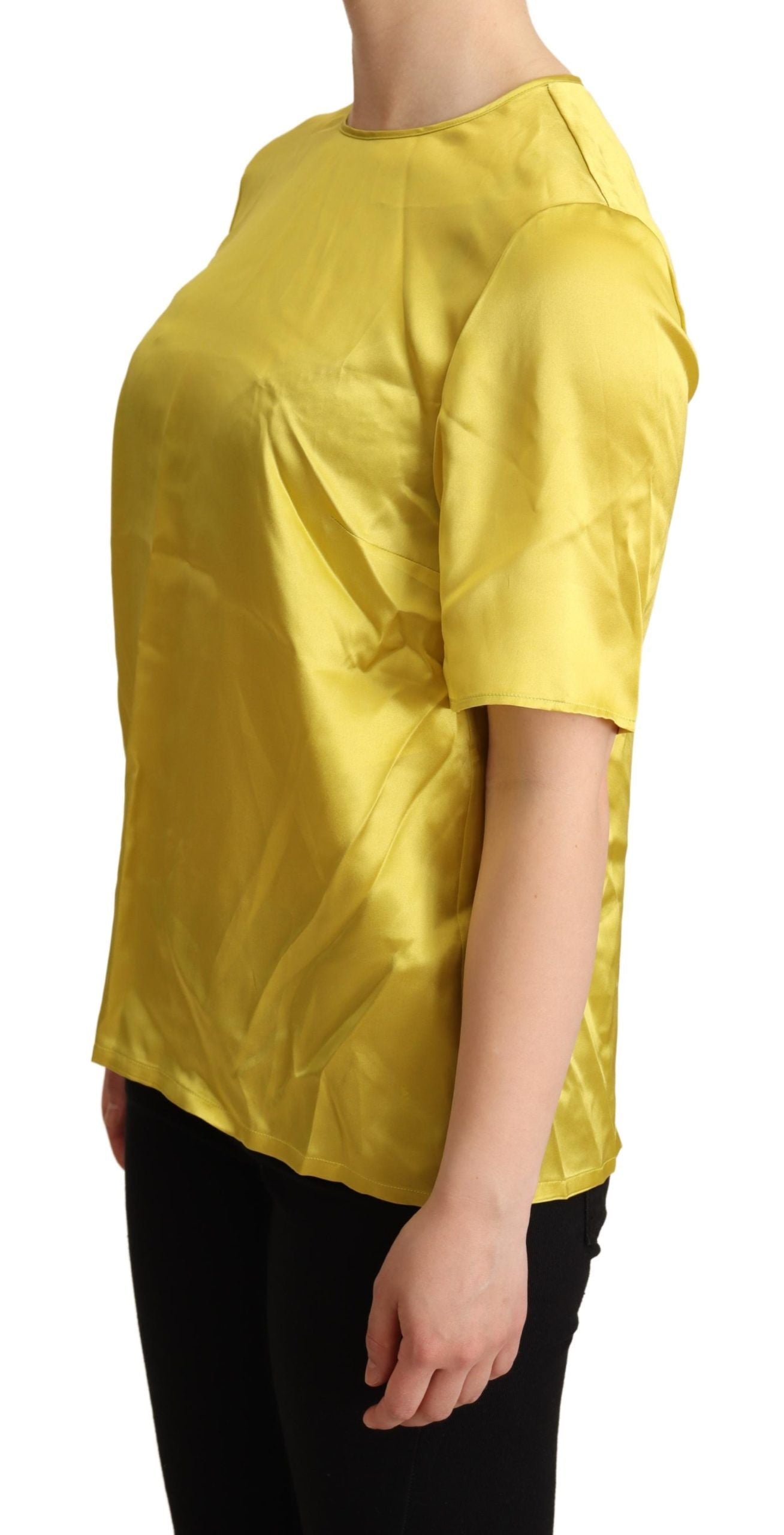 Blusa de manga corta de seda amarilla