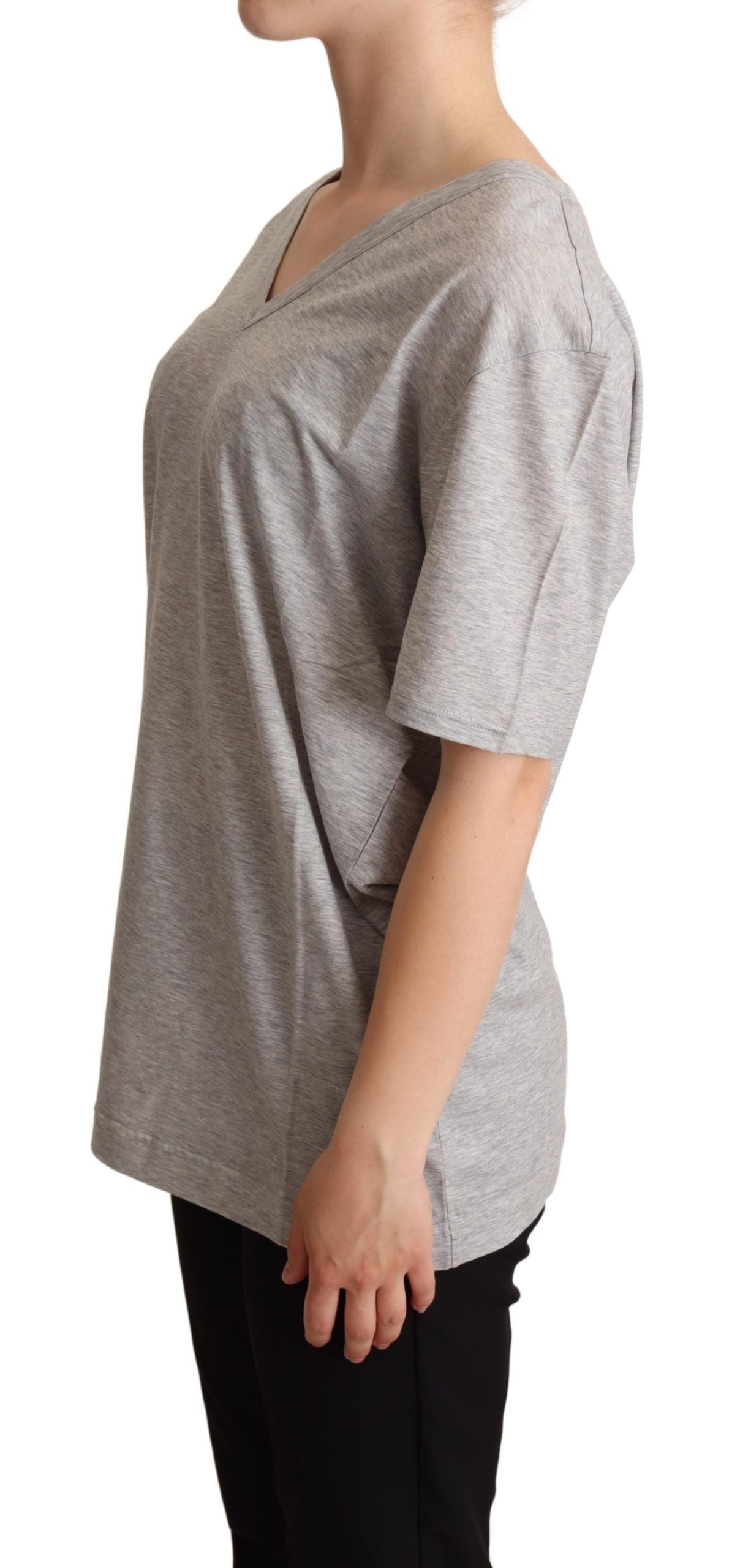 Camiseta gris lisa 100 % algodón con cuello en V