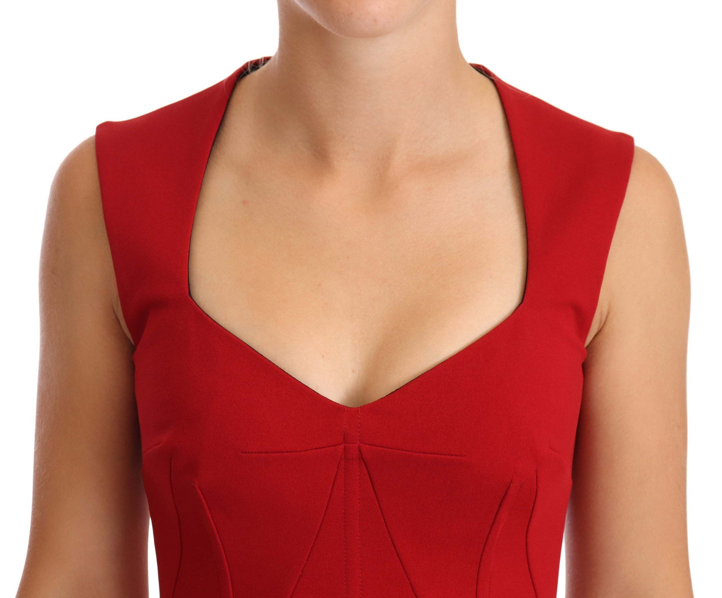 Robe mi-longue extensible rouge sans manches à décolleté en cœur