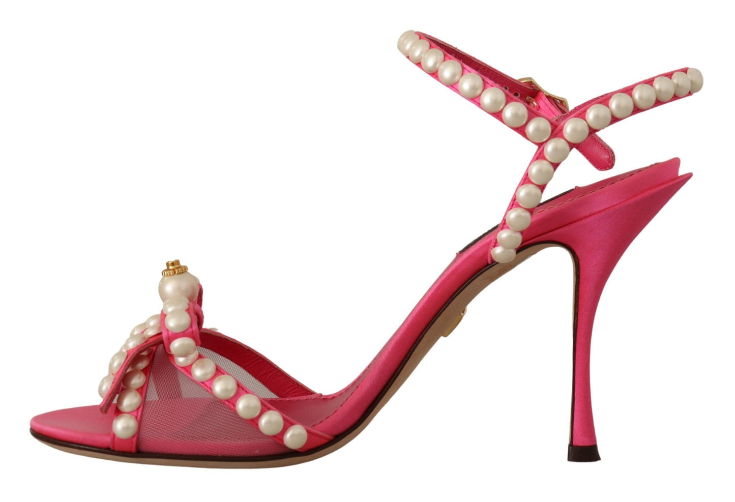 Chaussures à talons en satin rose et cristaux blancs nacrés