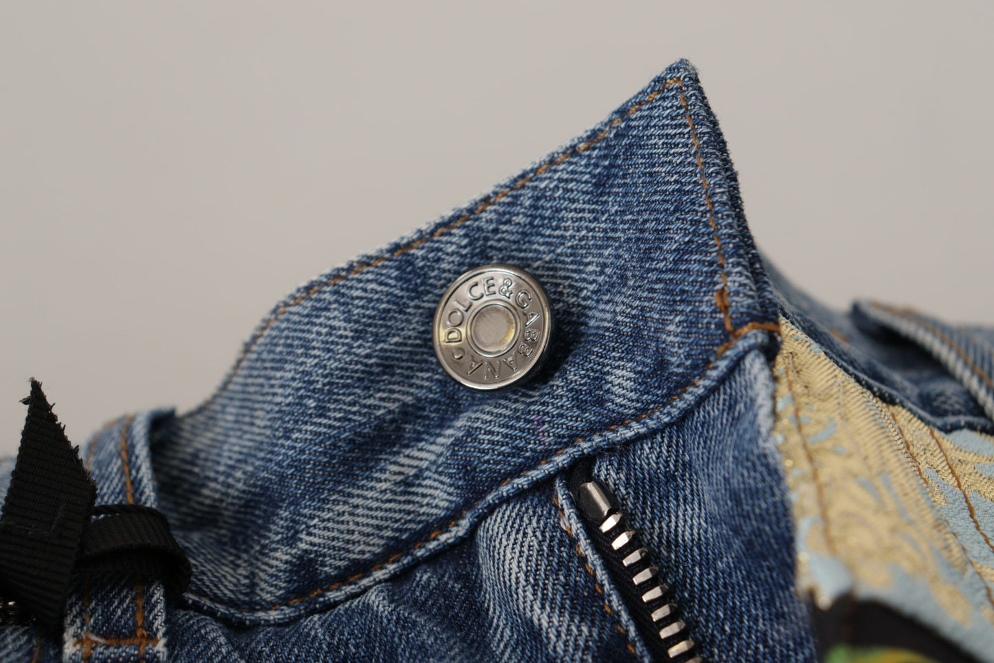 Pantalones vaqueros azules de cintura alta con jacquard mayólica