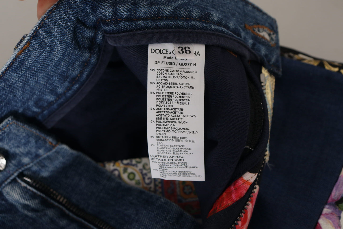 Pantalones vaqueros azules de cintura alta con jacquard mayólica