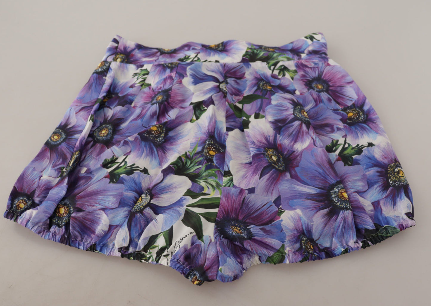 Pantalones cortos de cintura alta con diseño de anémona morada