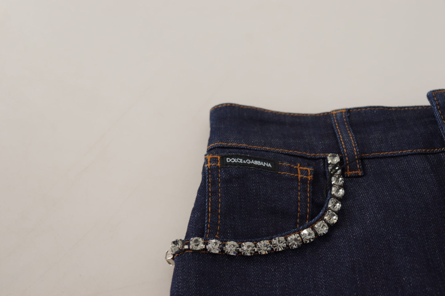 Pantalones cortos cortos de mezclilla azul elásticos con cristales