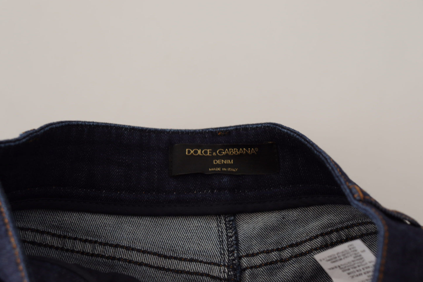Pantalones cortos cortos de mezclilla azul elásticos con cristales