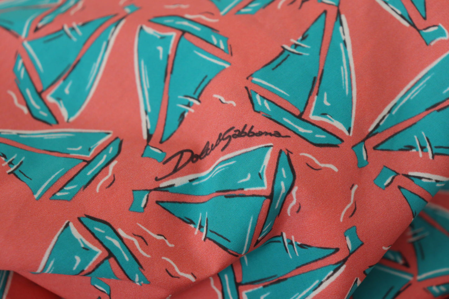 Camiseta de algodón con estampado de velero rosa