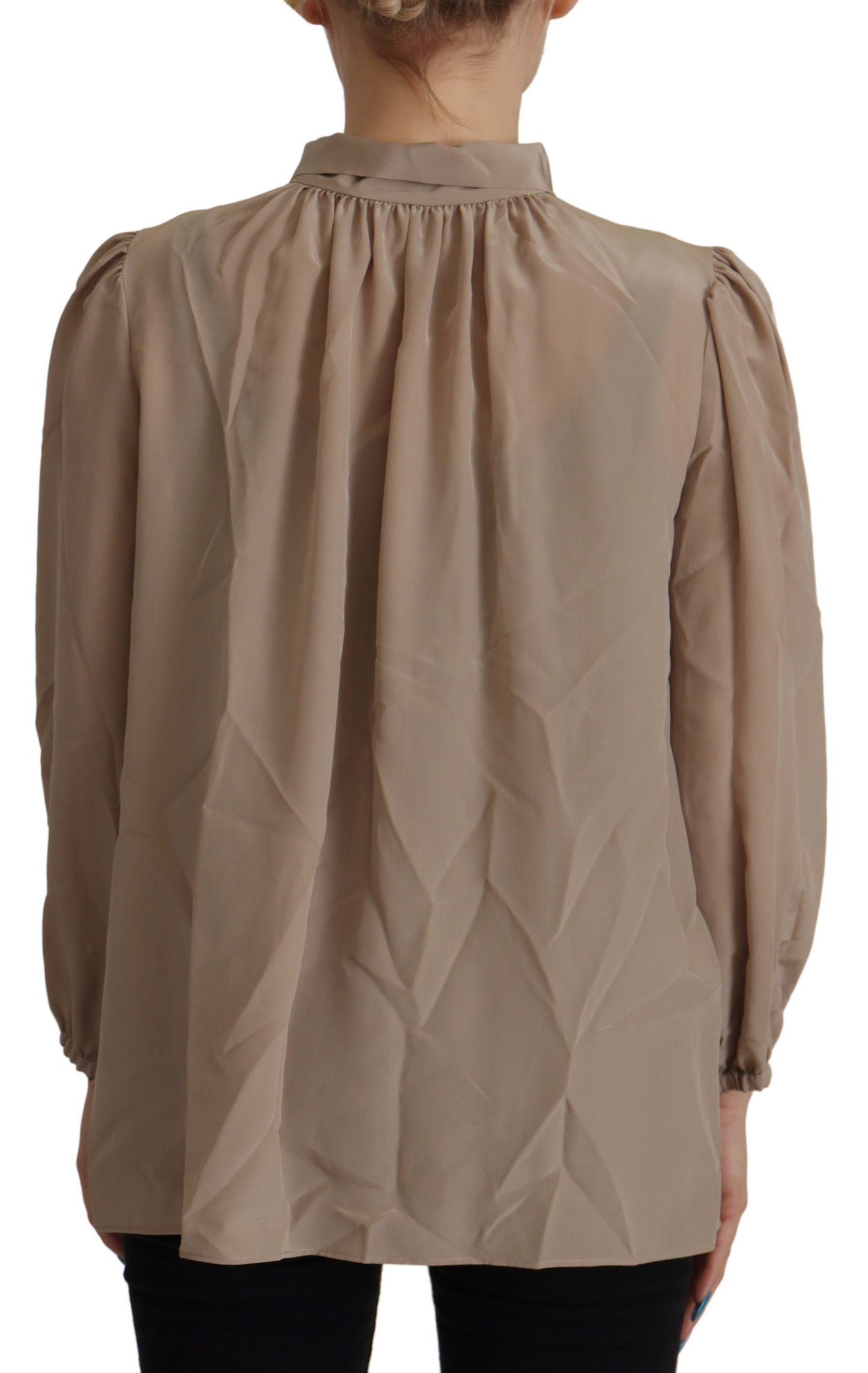 Blusa marrón con cuello Ascot y mangas con cinturilla