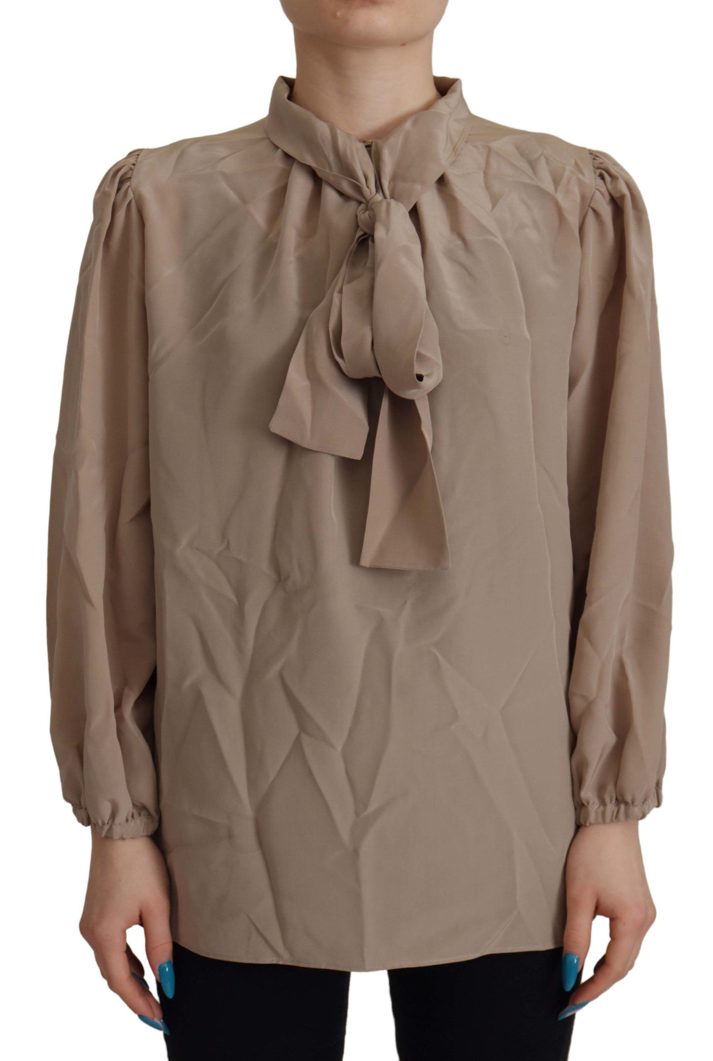 Blusa marrón con cuello Ascot y mangas con cinturilla