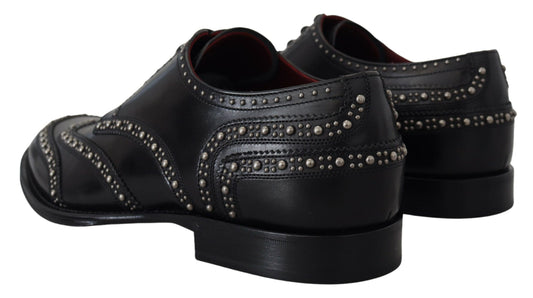 Zapatos Derby de vestir de cuero negro con tachuelas