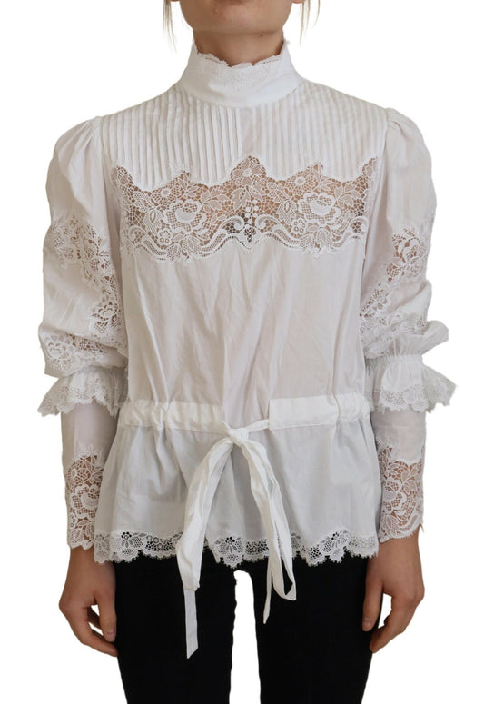 Chemisier blanc à col roulé et bordure en dentelle de coton