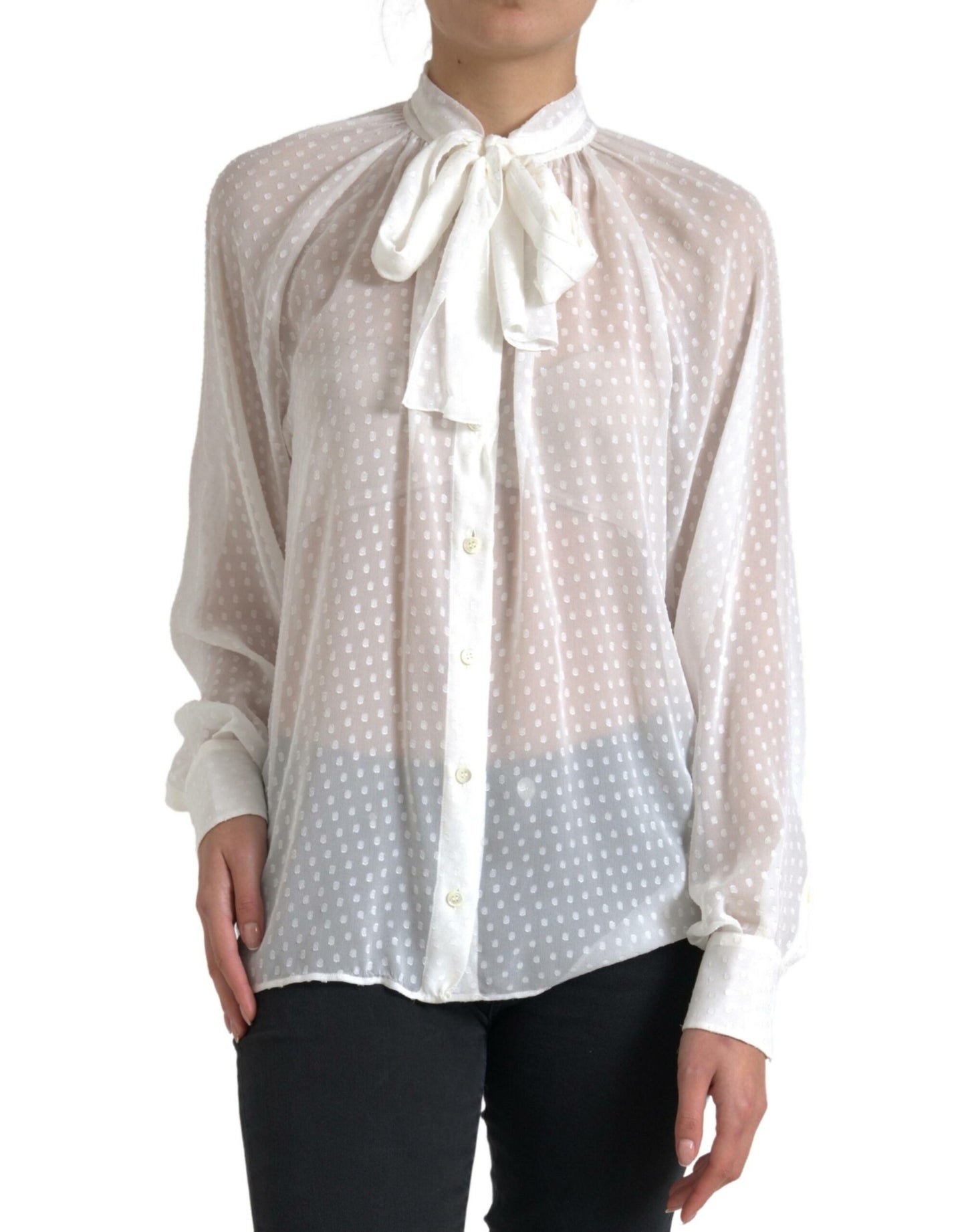 Blusa de lunares con cuello anudado de seda blanca transparente