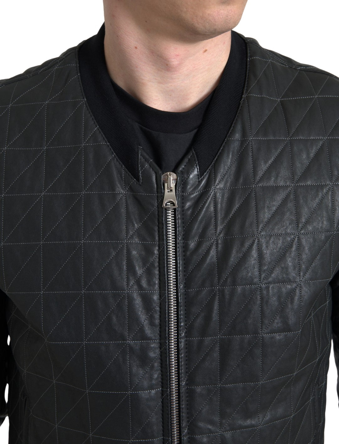Blouson aviateur en cuir noir avec fermeture éclair intégrale