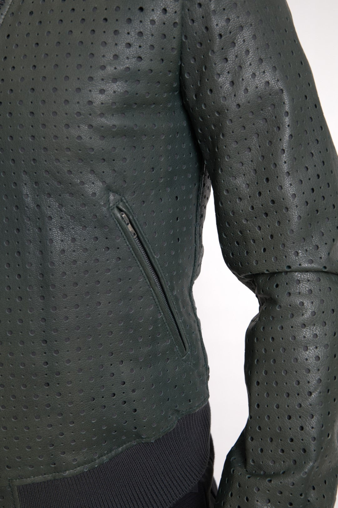Blouson aviateur en cuir perforé vert