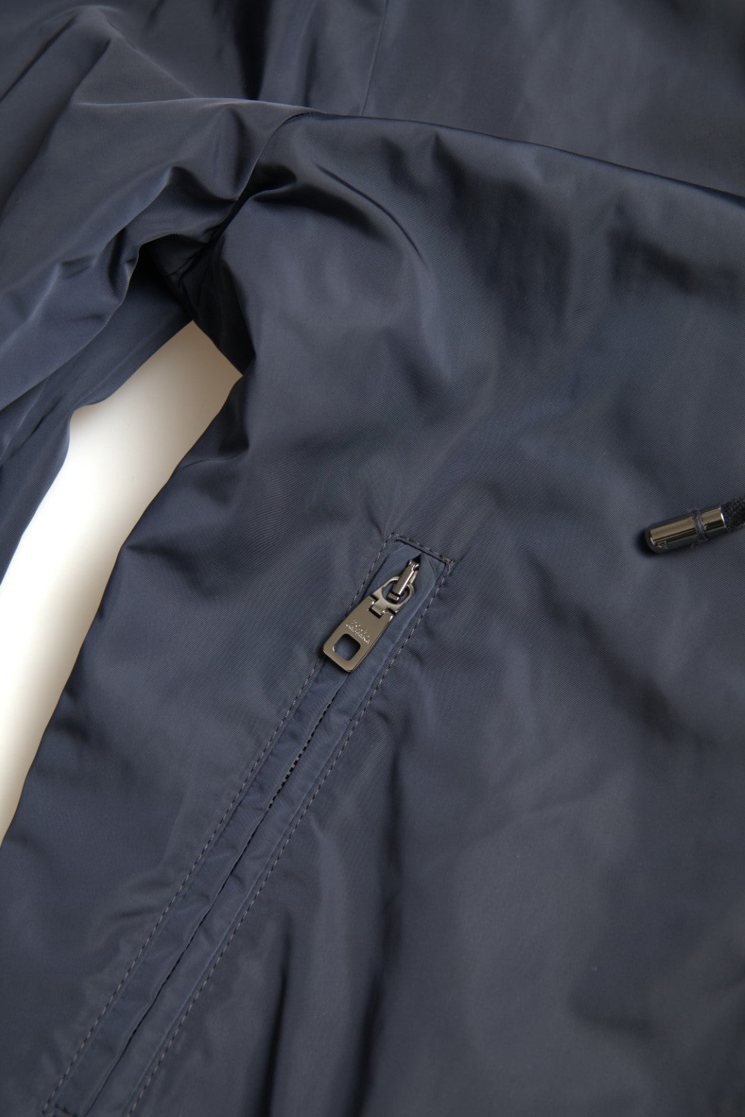 Pull à capuche bleu en polyester avec logo et fermeture éclair intégrale