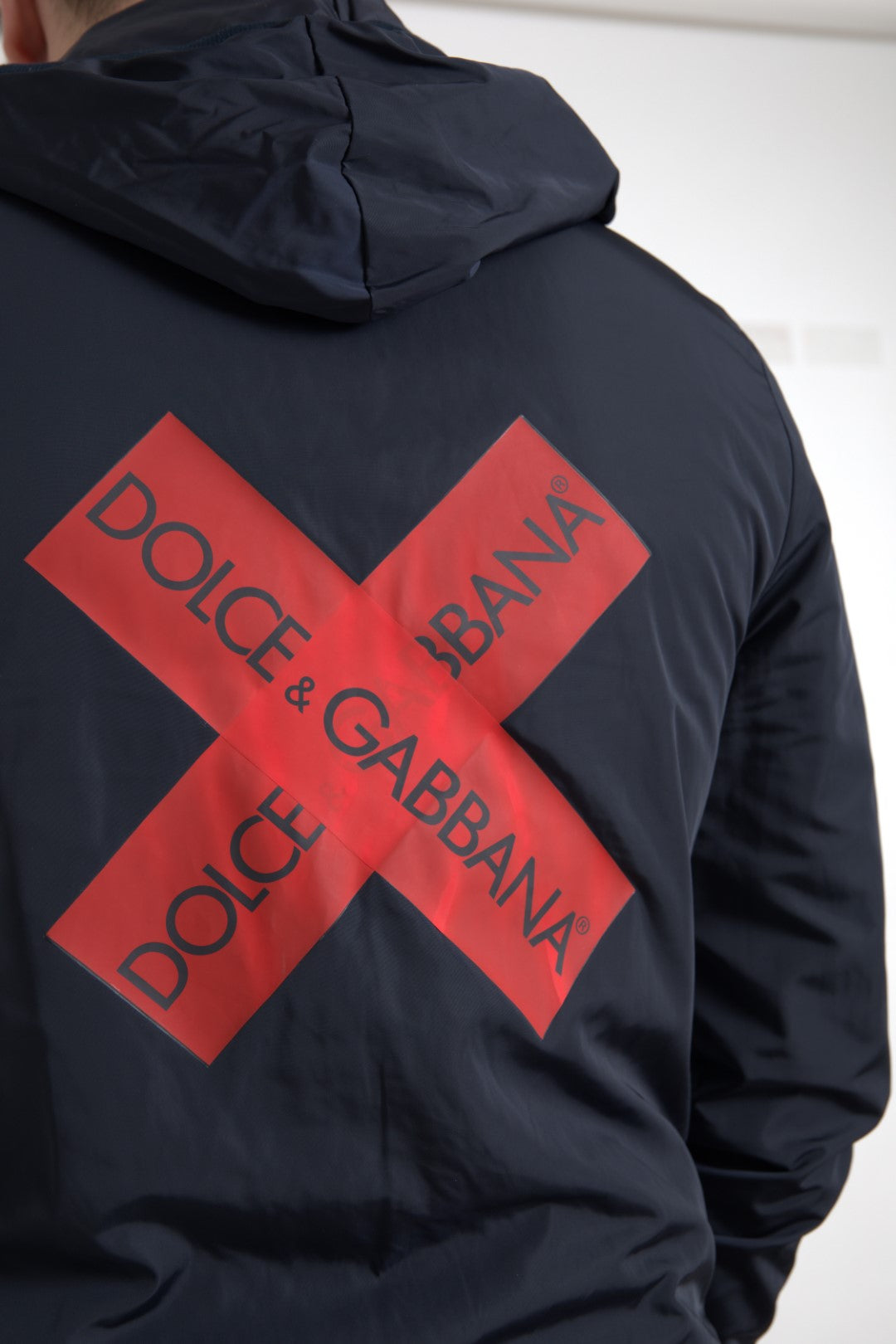 Pull à capuche bleu en polyester avec logo et fermeture éclair intégrale