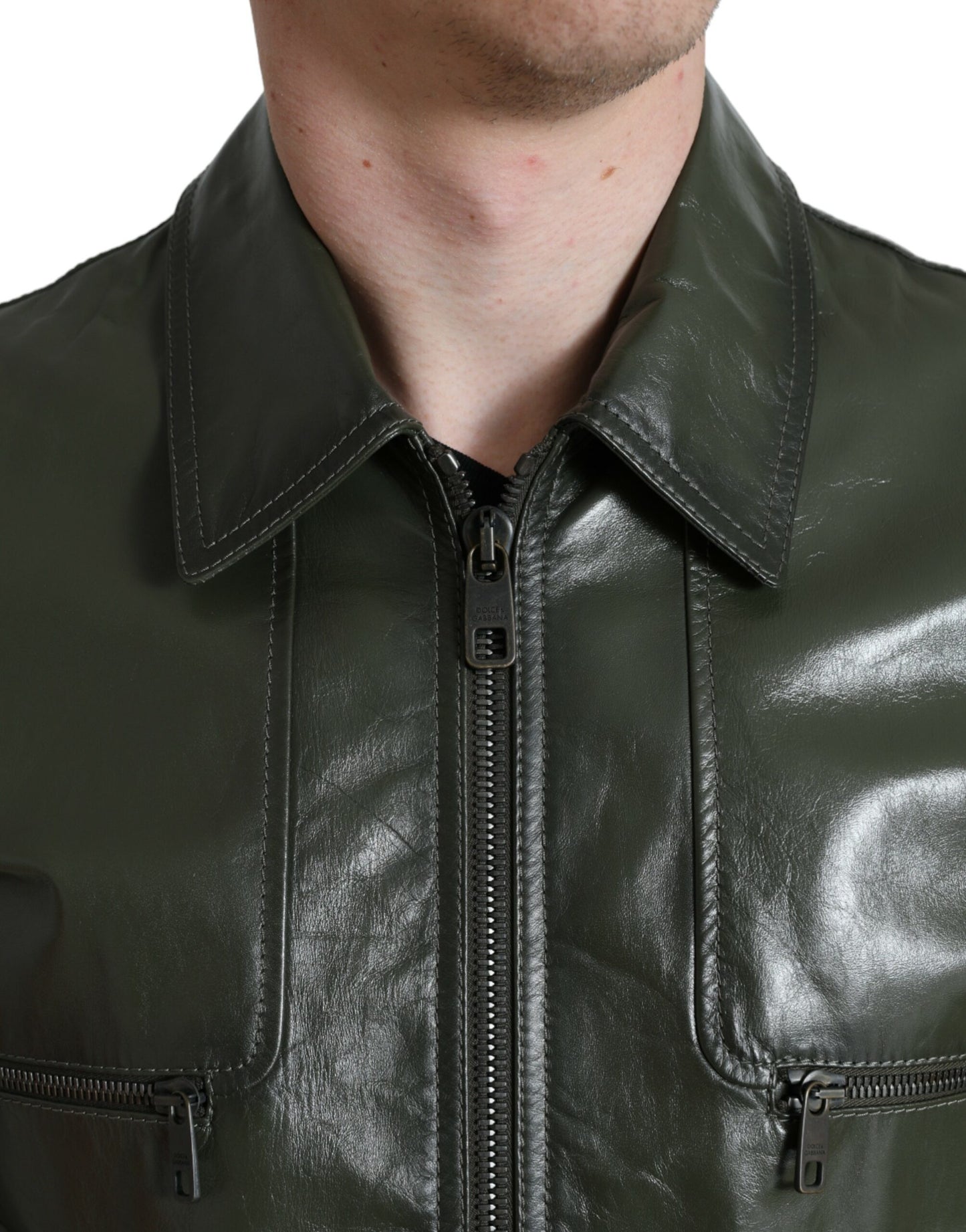 Veste de motard entièrement zippée en cuir vert avec col