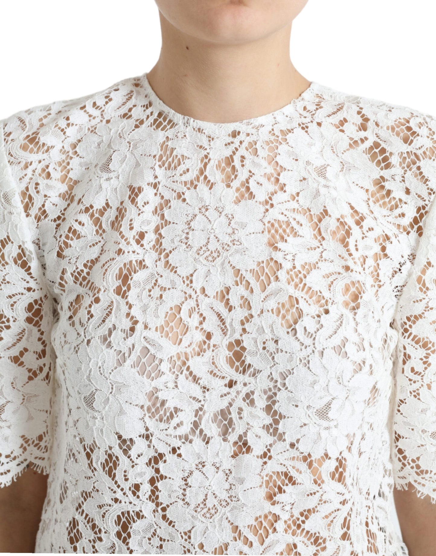 Blusa de algodón con cuello redondo y encaje floral blanco