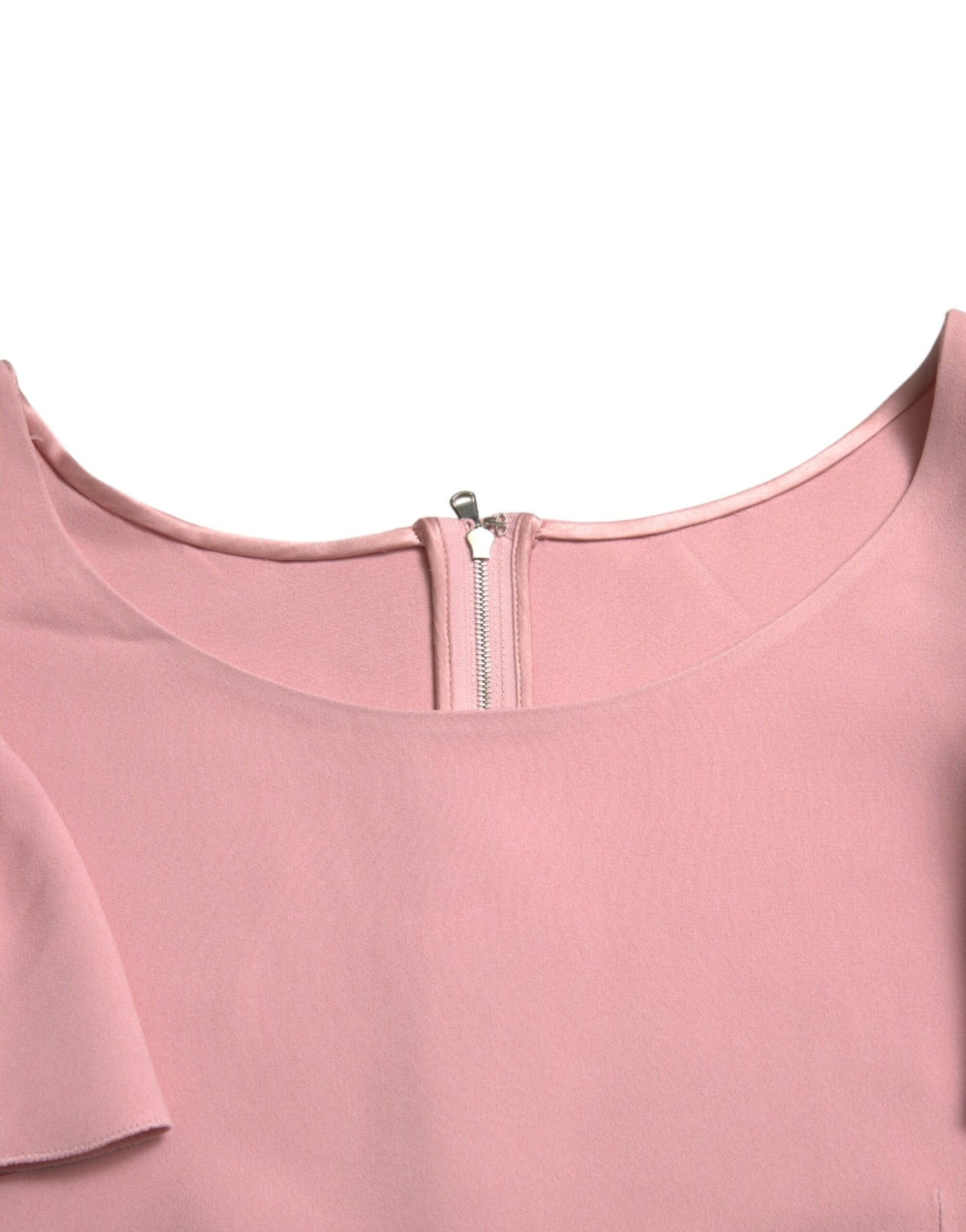 Blusa rosa de manga corta con cuello redondo