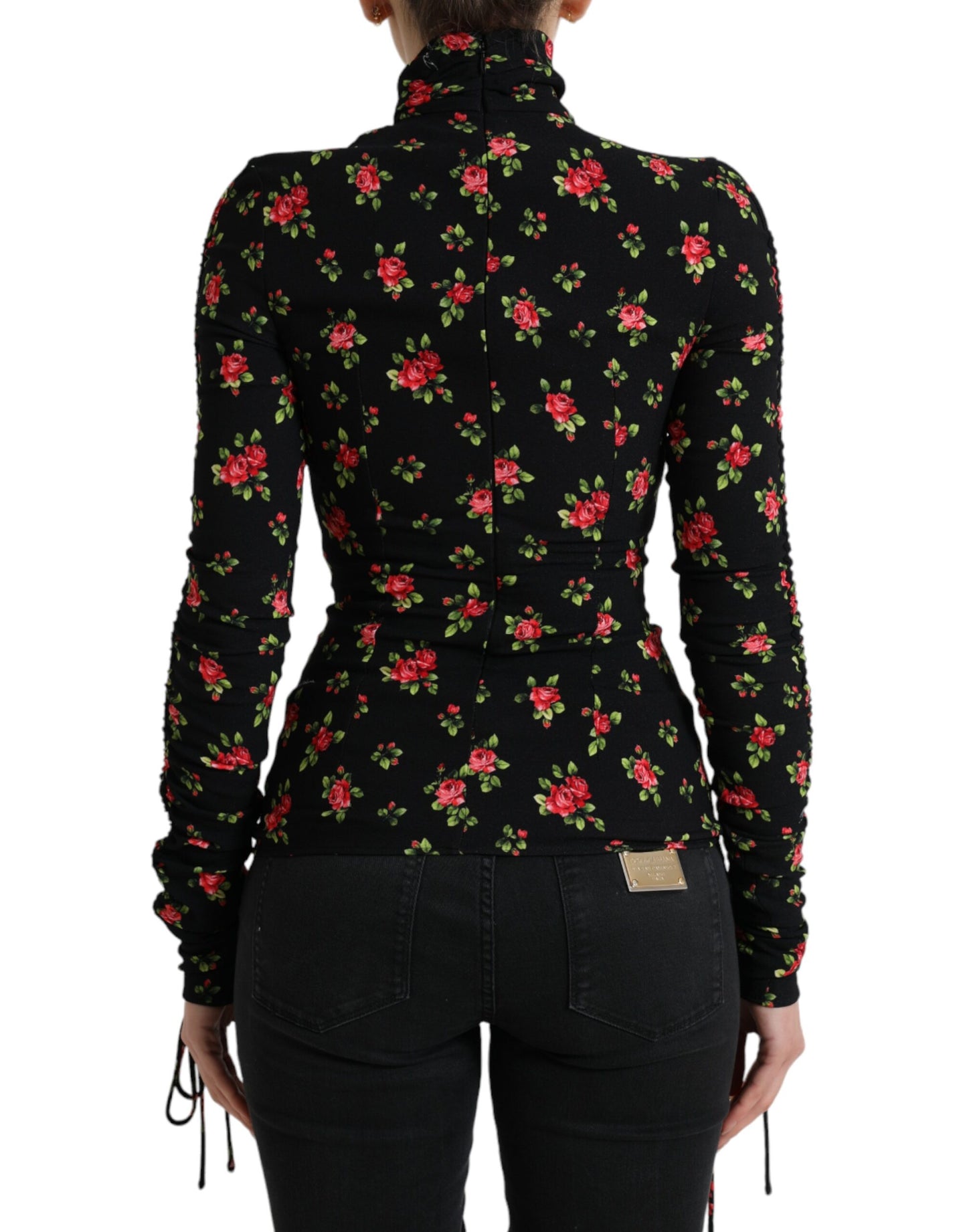 Blusa de cuello alto con estampado de rosas negras