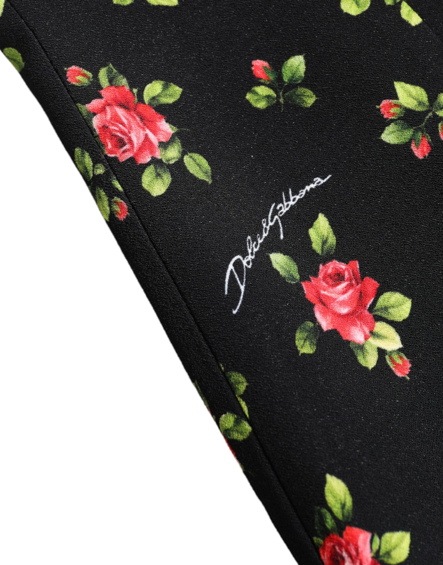 Blusa de cuello alto con estampado de rosas negras