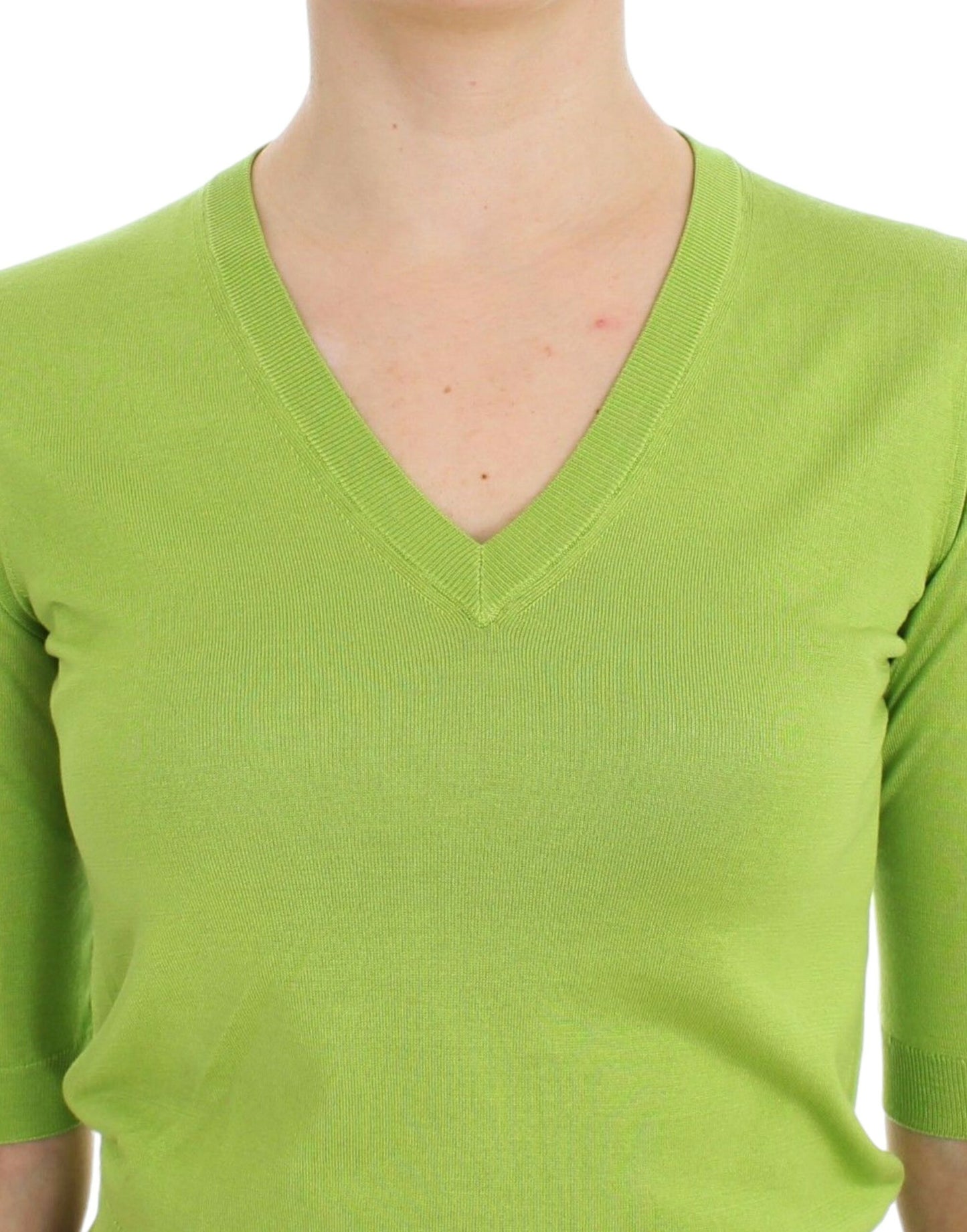 Suéter de cuello en V de lana verde