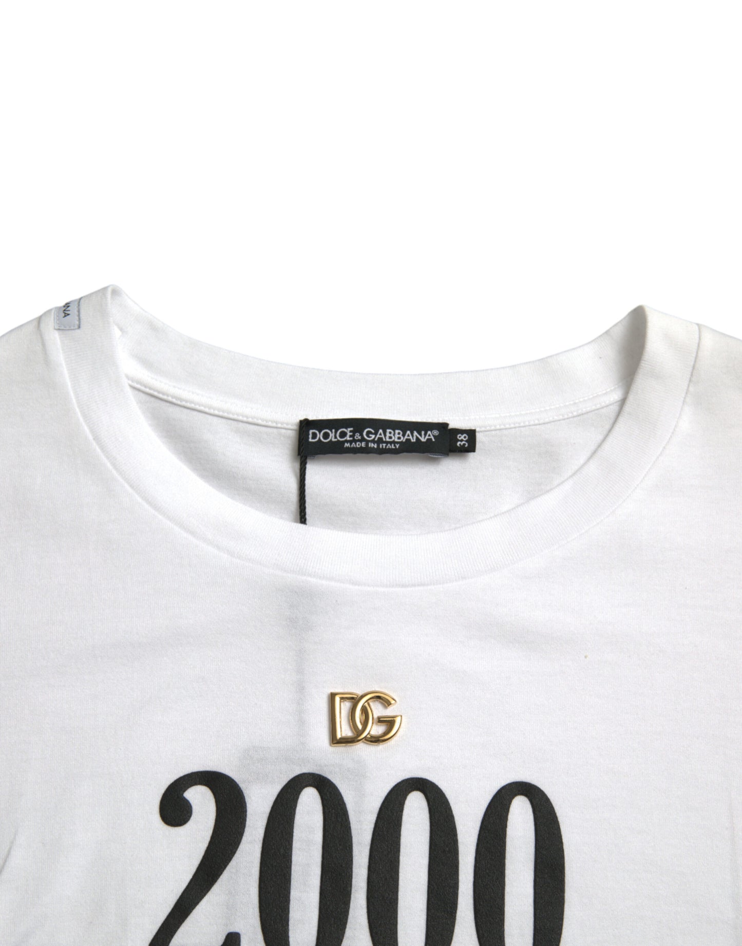 Camiseta blanca con estampado de eslogan y detalle de cordones