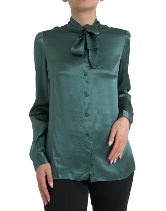Blusa de seda verde oscuro con cuello Ascot
