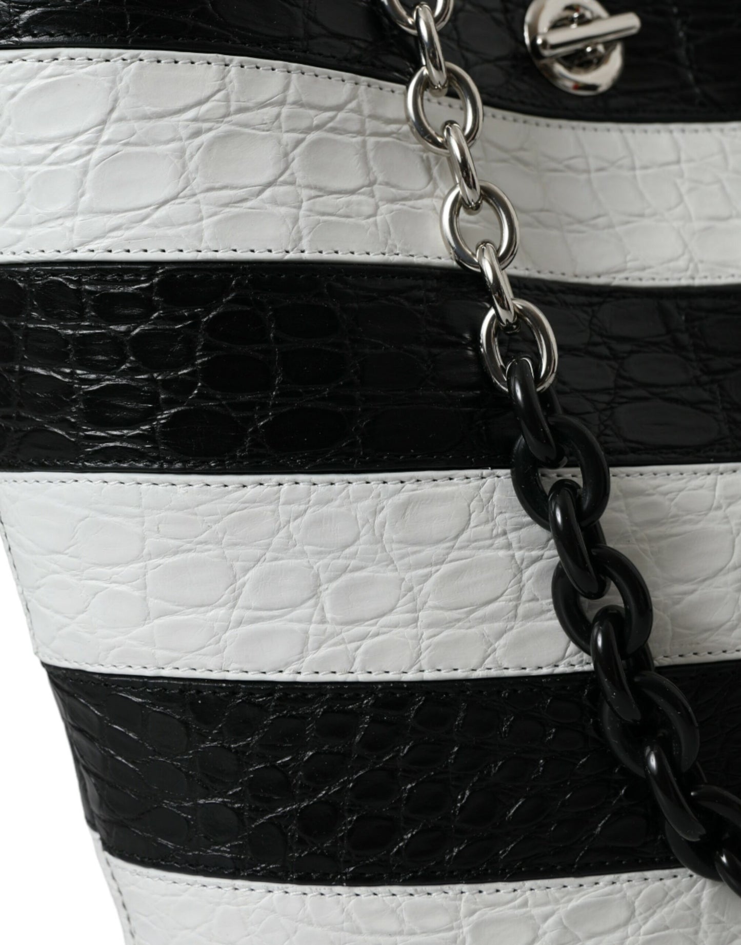 Bolso tote maxi de piel exótica con rayas blancas y negras
