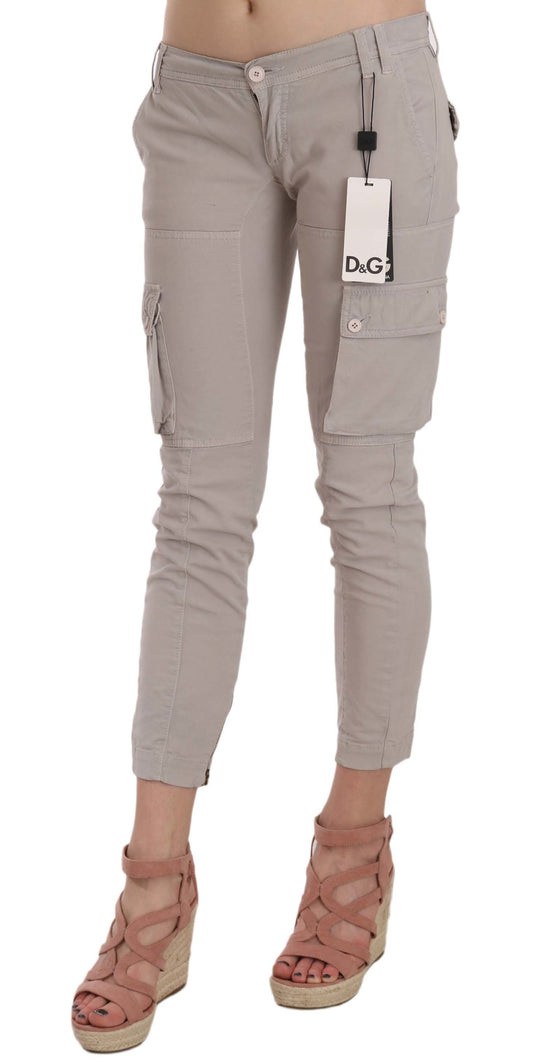 Pantalones casuales ajustados de color caqui