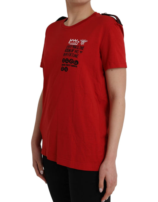 Camiseta de algodón roja con cuello redondo y estampado gráfico