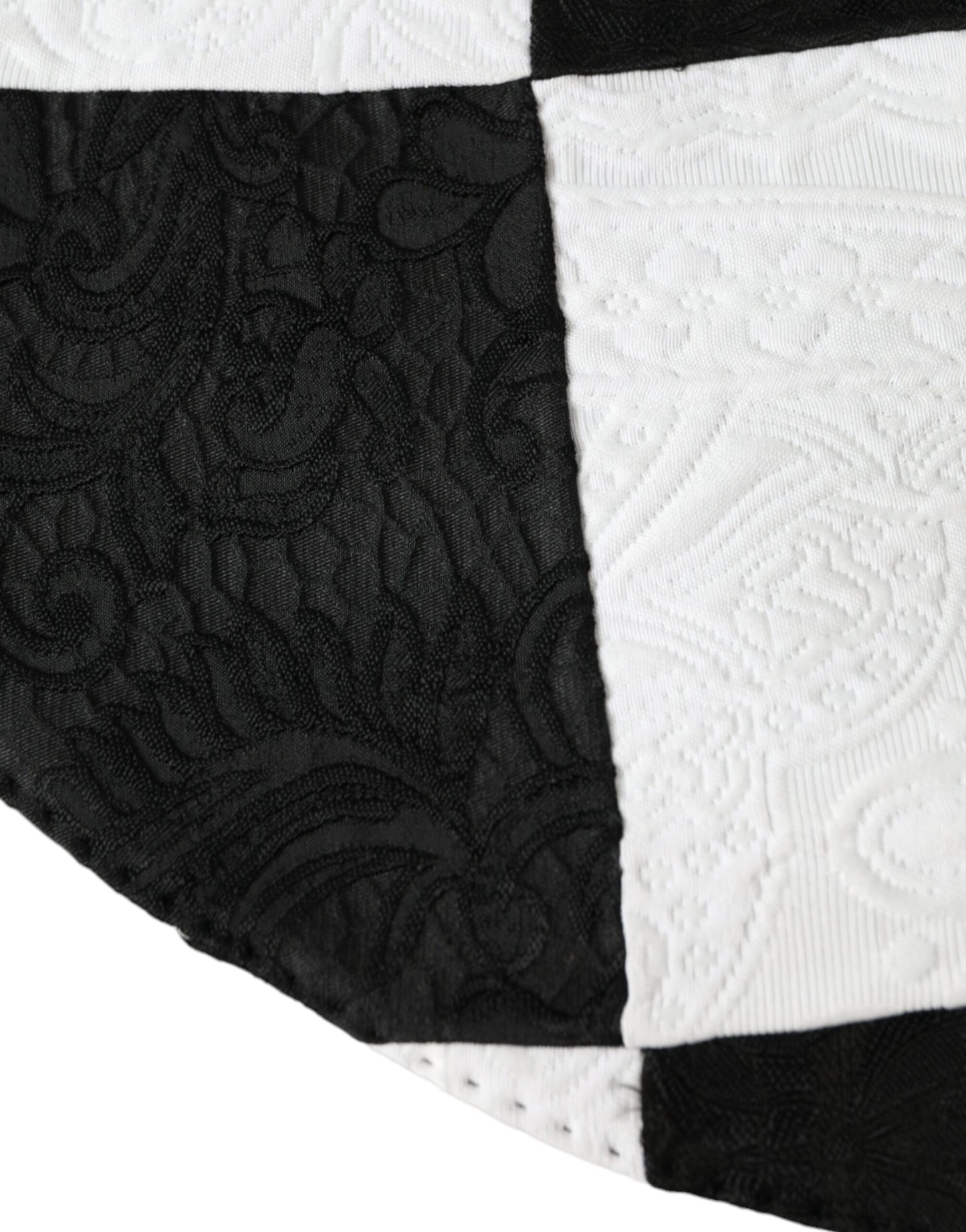 Chapeau souple à large bord à carreaux noirs et blancs