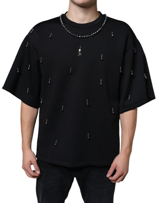 T-shirt noir orné d'un collier en polyester
