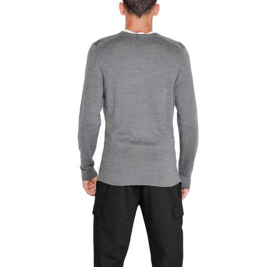 Ropa deportiva de lana reciclada gris