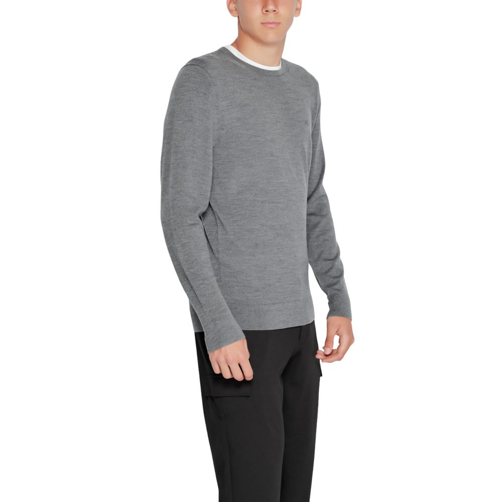 Ropa deportiva de lana reciclada gris