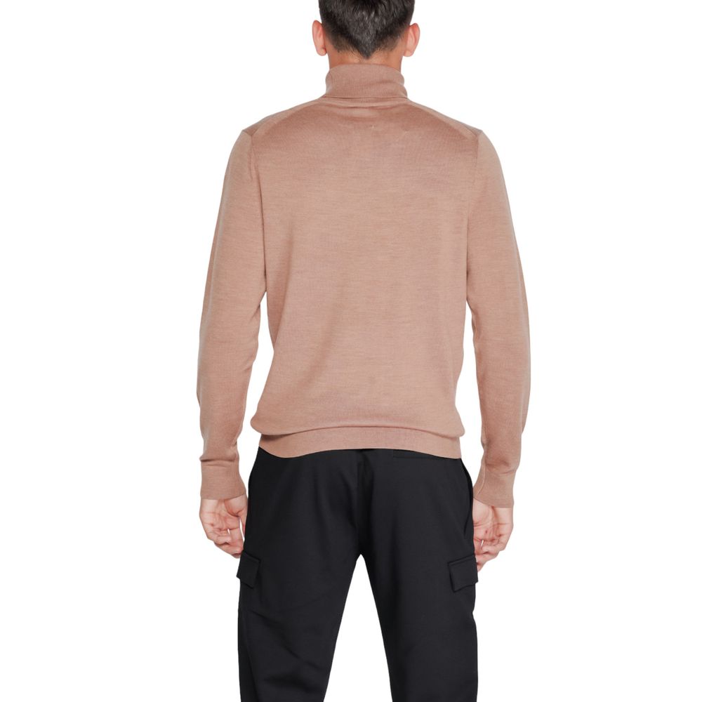 Cuello alto de lana beige