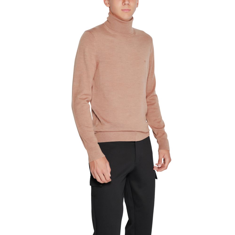 Cuello alto de lana beige