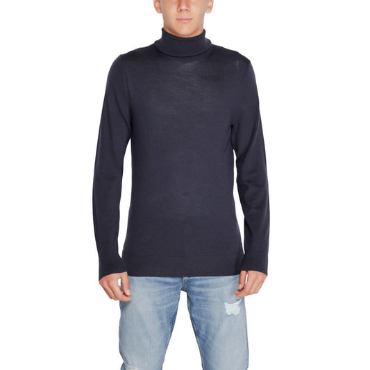 Cuello alto de lana azul